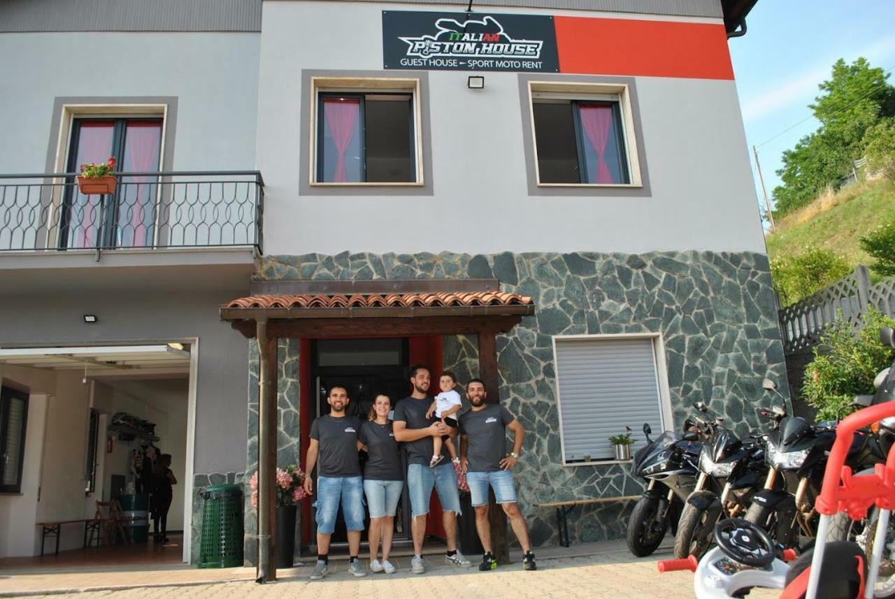 مبيت وإفطار Millesimo Italian Piston House Sport Moto Rent المظهر الخارجي الصورة