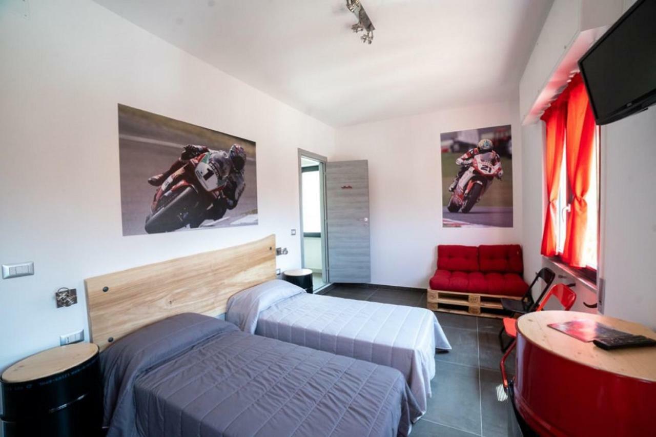 مبيت وإفطار Millesimo Italian Piston House Sport Moto Rent المظهر الخارجي الصورة
